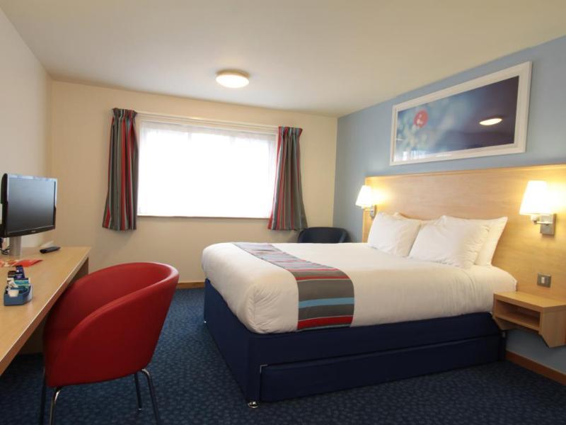 Travelodge Pembroke Dock Esterno foto